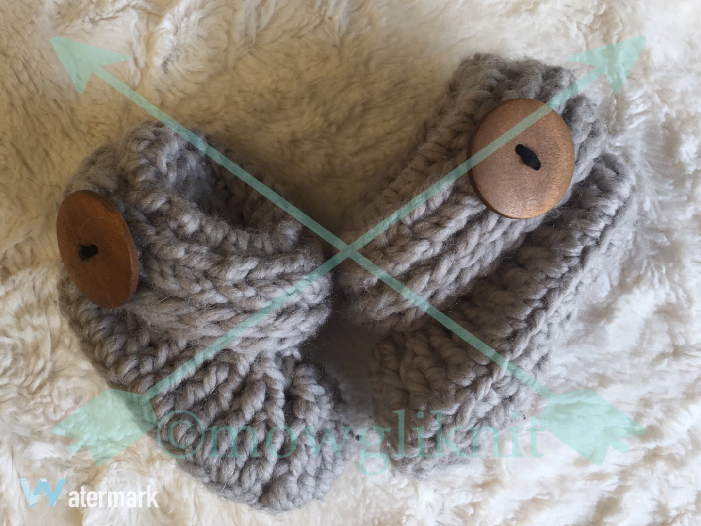 Baby Shoes Crocheted with Cuffs and Buttoned, unisex baby booties, gender neutral baby, baby booties, baby shower gift, crochet booties
